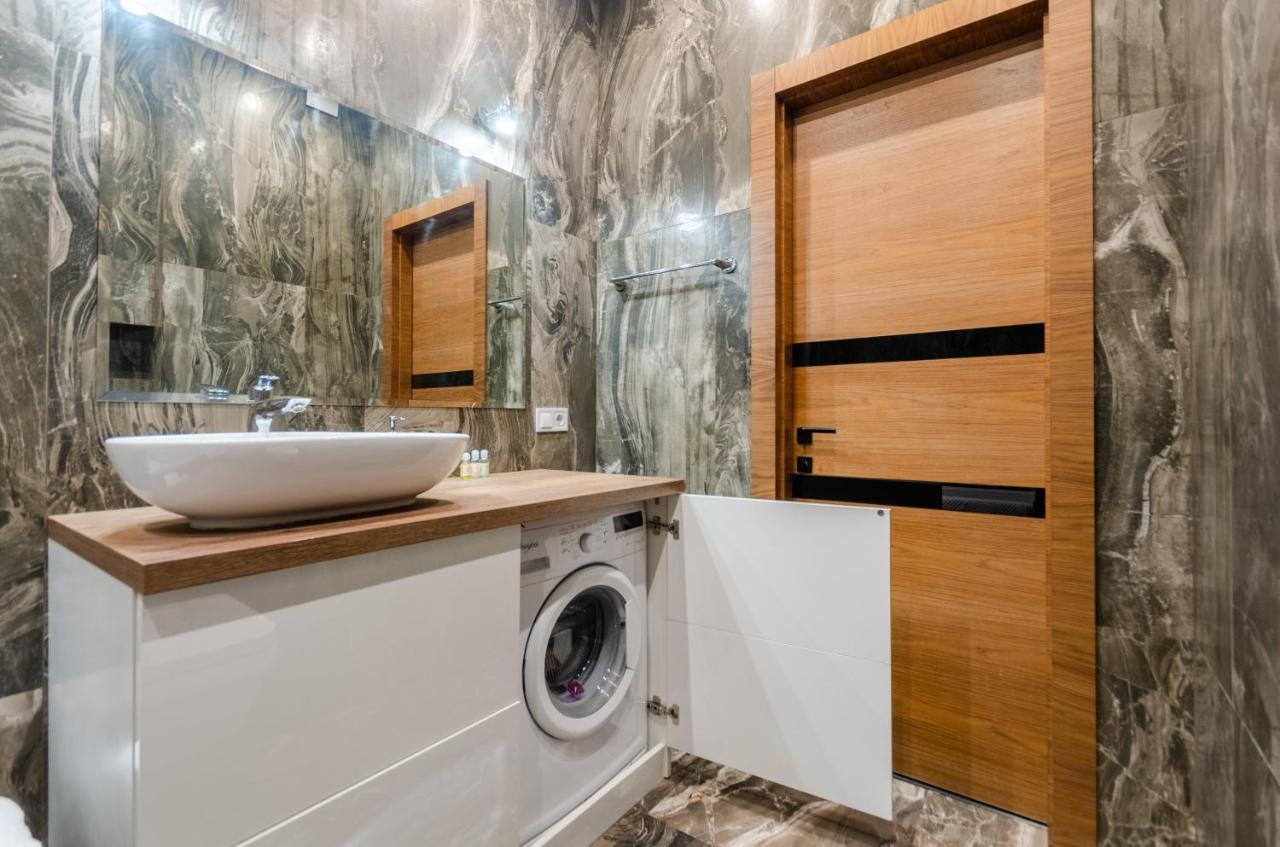 Petrovdom Apartaments 8-188 In Rc Central Park, 7 John Mccain Street Kiev Bagian luar foto